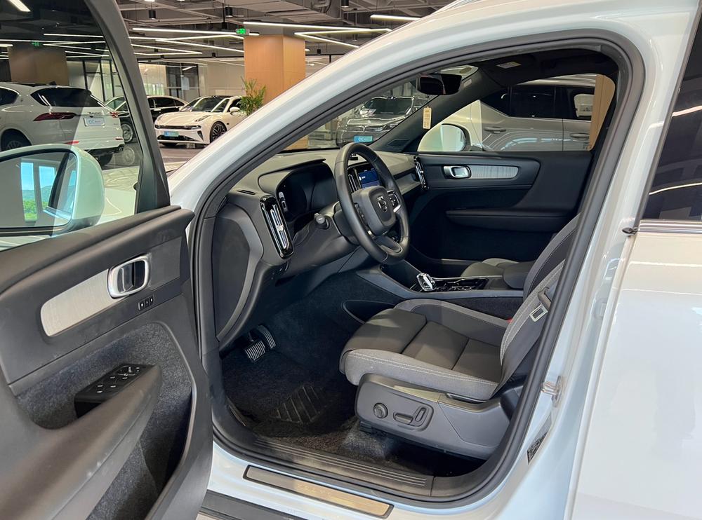Volvo XC40 2024 B3 Smart Vision Luxury – фото 12