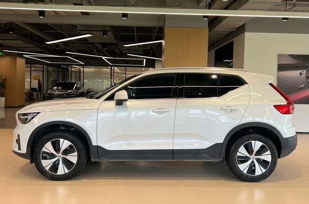 Volvo XC40 2024 B3 Smart Vision Luxury – фото 3