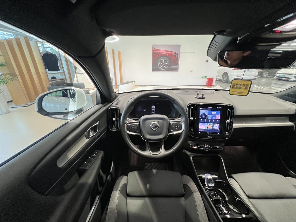 Volvo XC40 2024 B3 Smart Vision Luxury – фото 9
