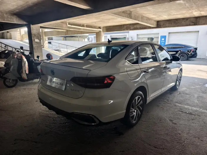Volkswagen Lavida 2024 Model 300TSI DSG Starry Sky Leading Edition