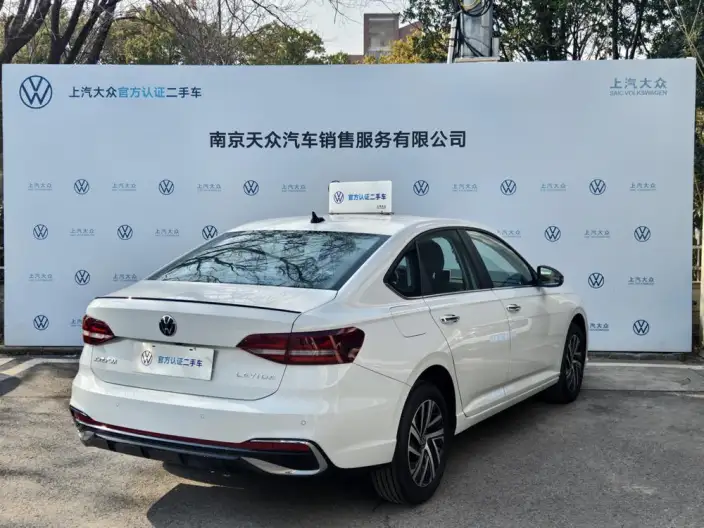 Volkswagen Lavida 2024 Model 300TSI DSG Starry Sky Leading Edition – фото 8