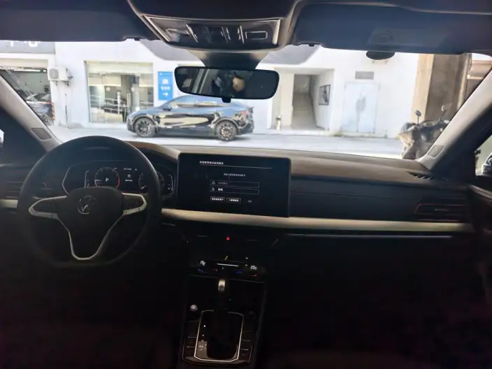 Volkswagen Lavida 2024 Model 300TSI DSG Starry Sky Leading Edition – фото 10