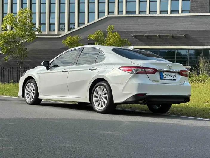 Toyota Camry 2021 Model 2.0G Deluxe Edition