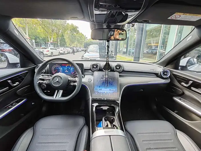 Mercedes-Benz C-Class 2025 Model C 260 L Sports Edition – фото 10