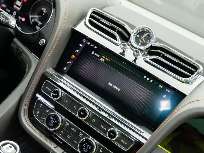 Bentayga 2022 Model 4.0T V8 S – фото 6