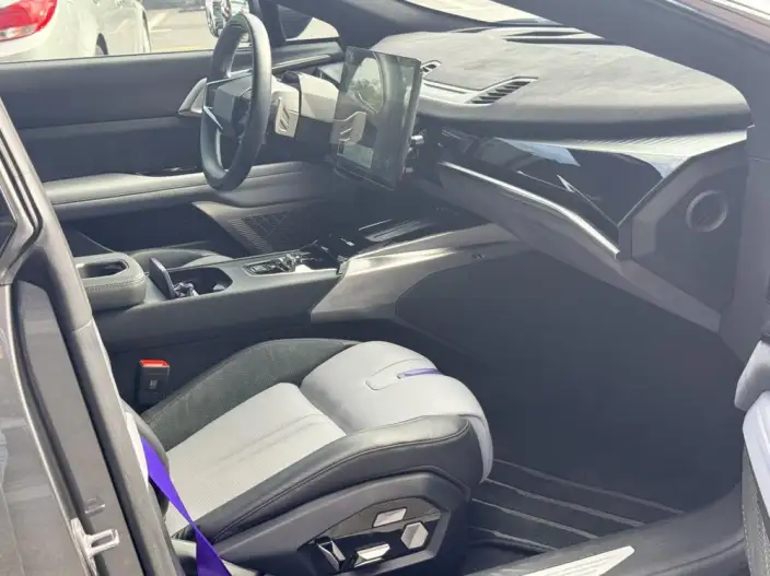 HiPhi Z 2023 Model 4 seat Edition – фото 6