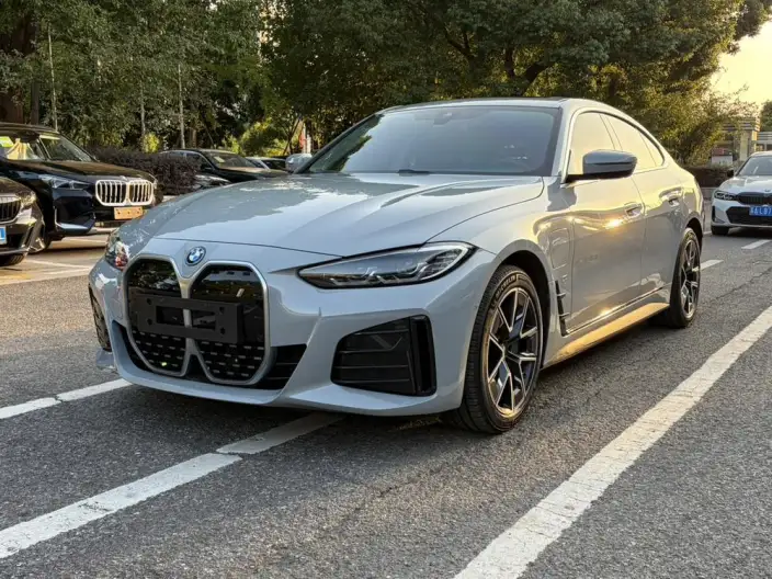 BMW i4 2023 Model eDrive35 – фото 1