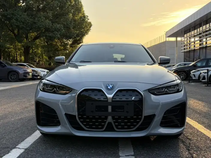 BMW i4 2023 Model eDrive35 – фото 2