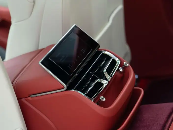Continental Flying Spur 2024 Model 4.0T V8 Standard Edition – фото 6