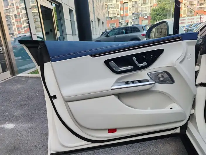 Mercedes-Benz EQE 2026 Model EQE 500 4MATIC Pioneer Edition – фото 8