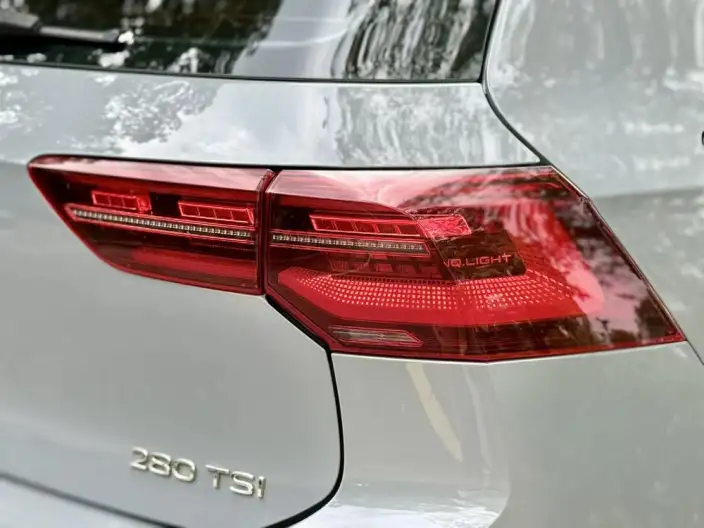 Volkswagen Golf 2023 Model 280TSI DSG Pro – фото 7