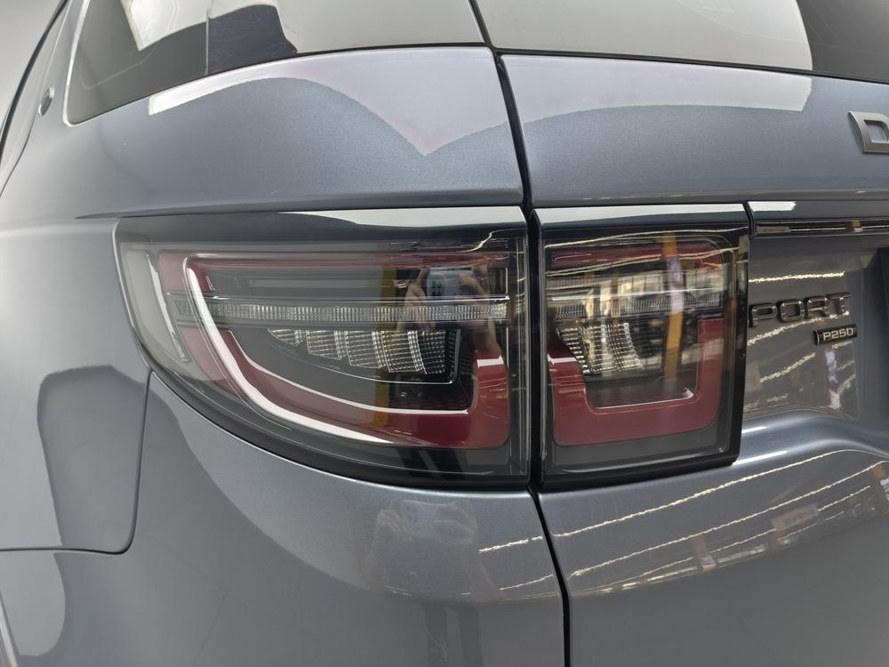 Land Rover Discovery Sport 2022 249PS R-Dynamic S Performance 5-Seat – фото 13