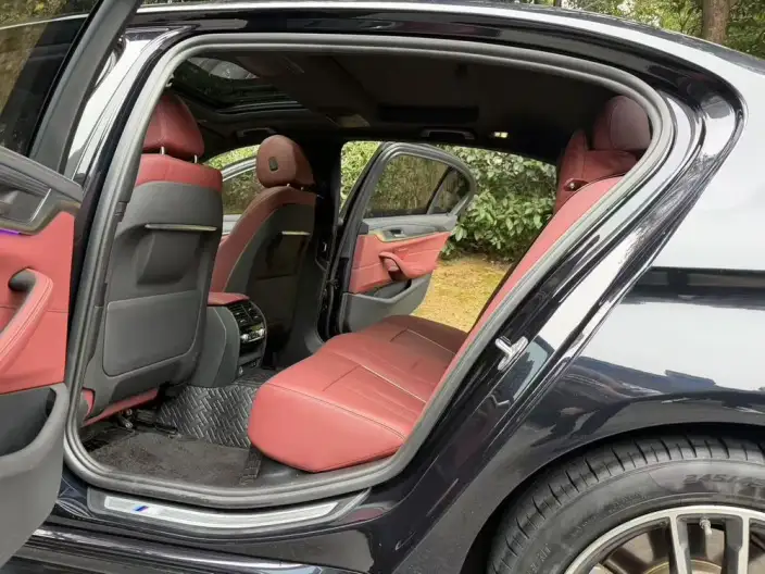 BMW 5 Series PHEV 2022 Model 535Le M Sports Set – фото 9