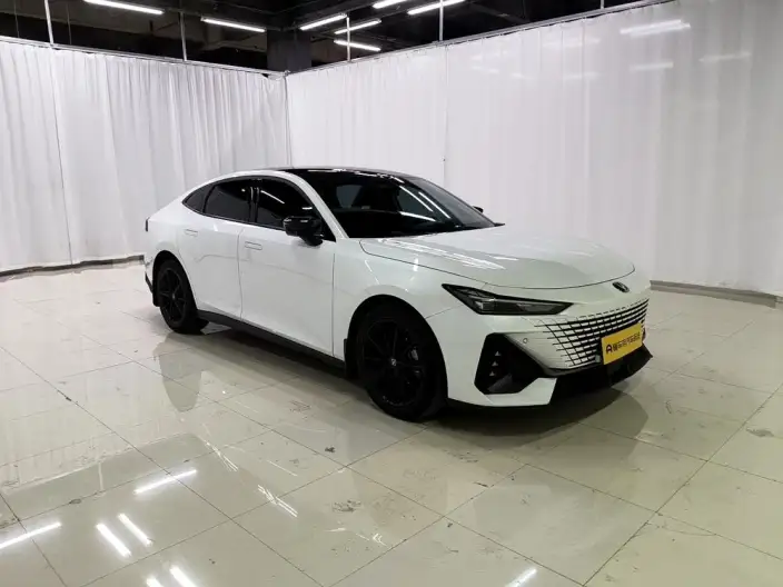 Changan UNI-V 2023 Model 1.5T Noble Model