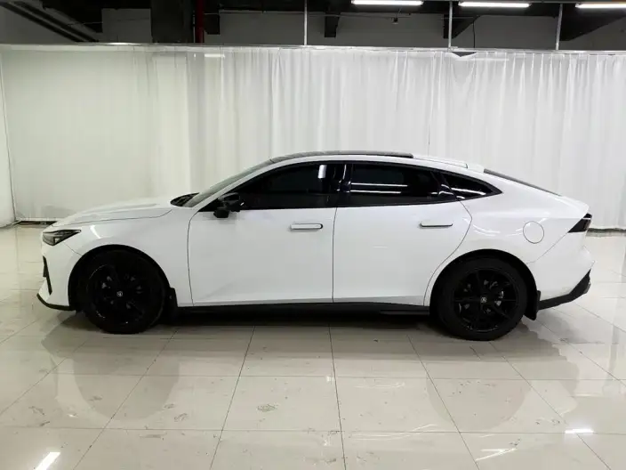 Changan UNI-V 2023 Model 1.5T Noble Model