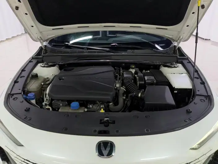 Changan UNI-V 2023 Model 1.5T Noble Model – фото 10