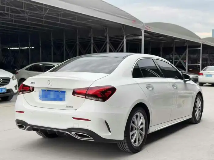 Mercedes-Benz A-class 2022 Model A 200 L Sports sedan Dynamic Edition – фото 6