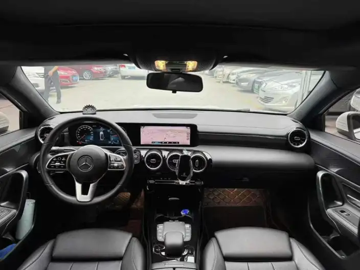 Mercedes-Benz A-class 2022 Model A 200 L Sports sedan Dynamic Edition – фото 7