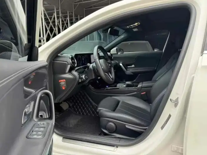 Mercedes-Benz A-class 2022 Model A 200 L Sports sedan Dynamic Edition – фото 8
