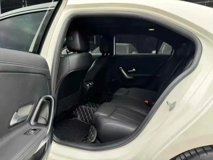 Mercedes-Benz A-class 2022 Model A 200 L Sports sedan Dynamic Edition – фото 9