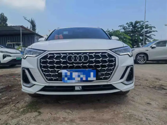 AUDI Q3 2024 Model 35 TFSI Fashion Dynamic Model