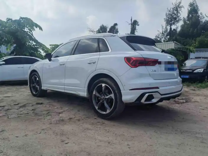 AUDI Q3 2024 Model 35 TFSI Fashion Dynamic Model