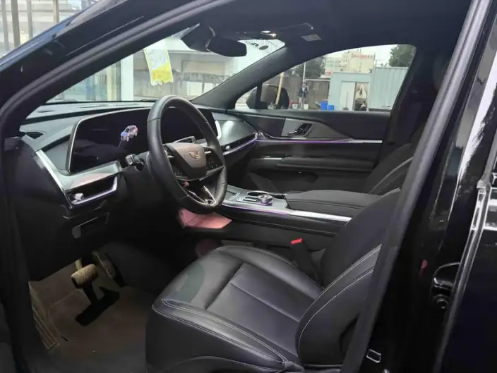 Cadillac XT5 2025 Model 28T 4WD Noble Model – фото 8