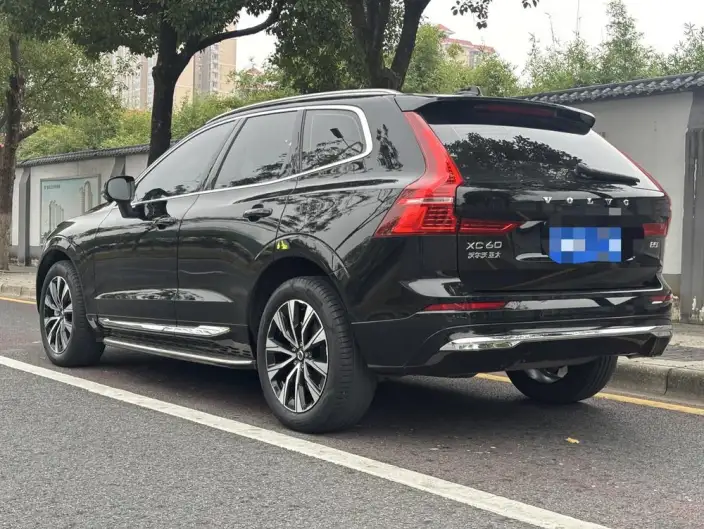 Volvo XC60 2024 Model B5 4WD Smart Range Deluxe Edition