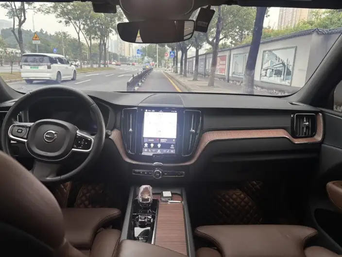 Volvo XC60 2024 Model B5 4WD Smart Range Deluxe Edition – фото 7
