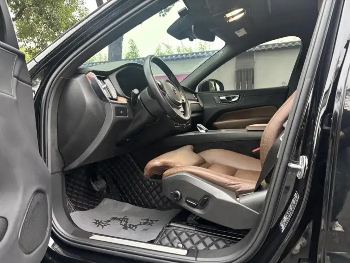 Volvo XC60 2024 Model B5 4WD Smart Range Deluxe Edition – фото 8