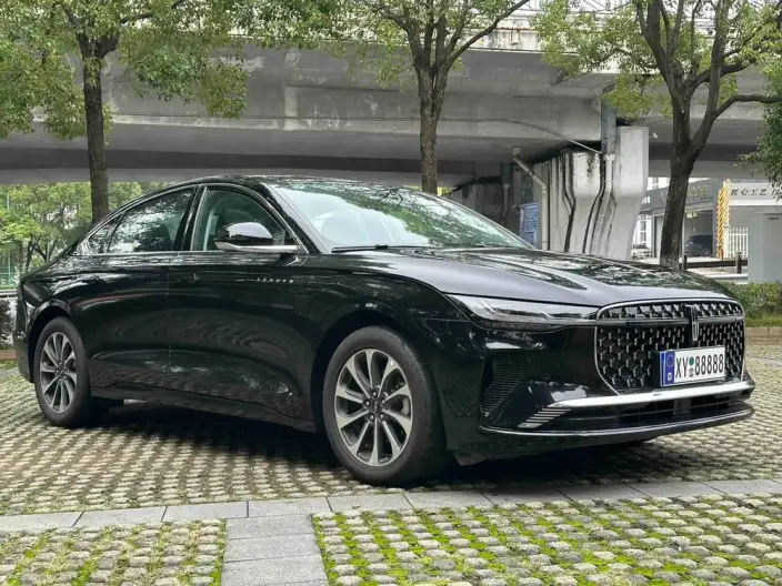 Lincoln Z 2025 Model 2.0T Zun Shang – фото 2