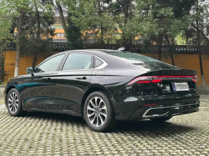 Lincoln Z 2025 Model 2.0T Zun Shang – фото 3