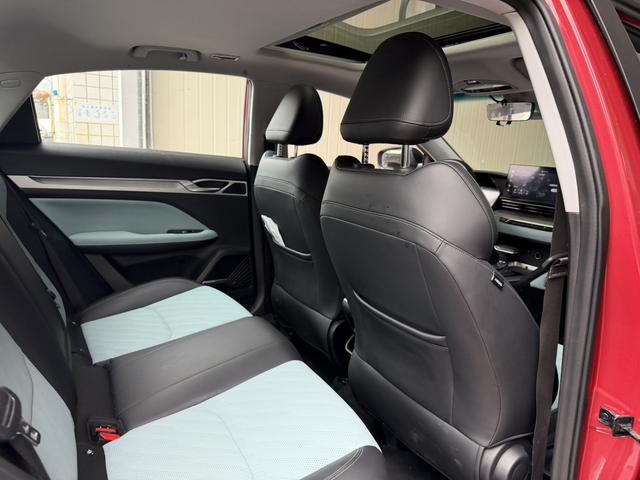 Emgrand L Модель 2022 года 1.4T CVT Prestige – фото 5