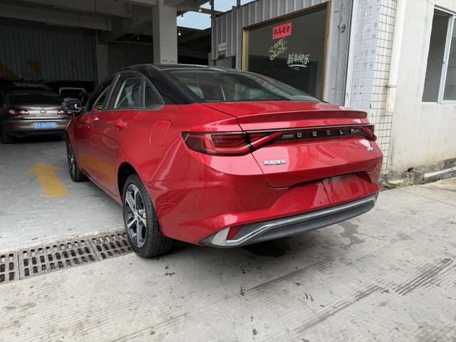 Emgrand L Модель 2022 года 1.4T CVT Prestige – фото 11
