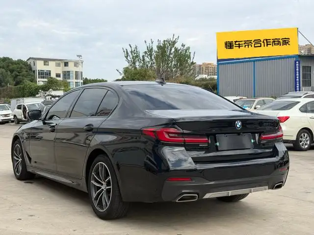 BMW 5 Series 2022 Model Facelift II 525Li M Sports Set – фото 5
