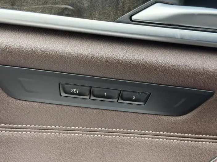 BMW 5 Series 2022 Model Facelift II 525Li M Sports Set – фото 9