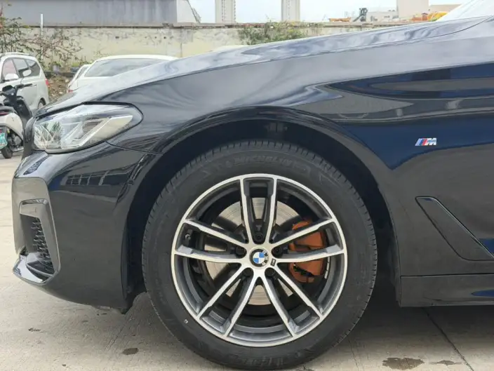 BMW 5 Series 2022 Model Facelift II 525Li M Sports Set – фото 10