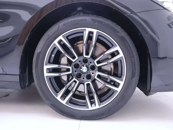 BMW 5 Series 2025 Model 530Li Leading Model M Sports Set