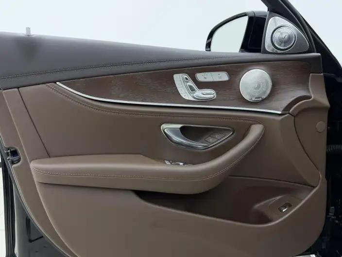 Mercedes-Benz E-Class 2023 Model E 300 L Fashion Model sedan – фото 9