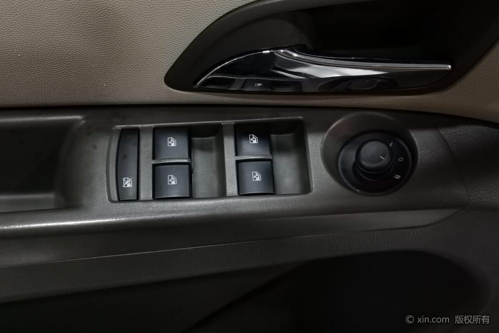 Chevrolet Cruze 2015 1.5L Classic SL MT – фото 22