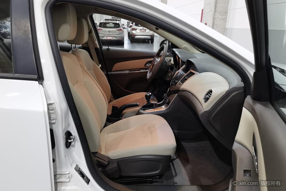 Chevrolet Cruze 2015 1.5L Classic SL MT – фото 24
