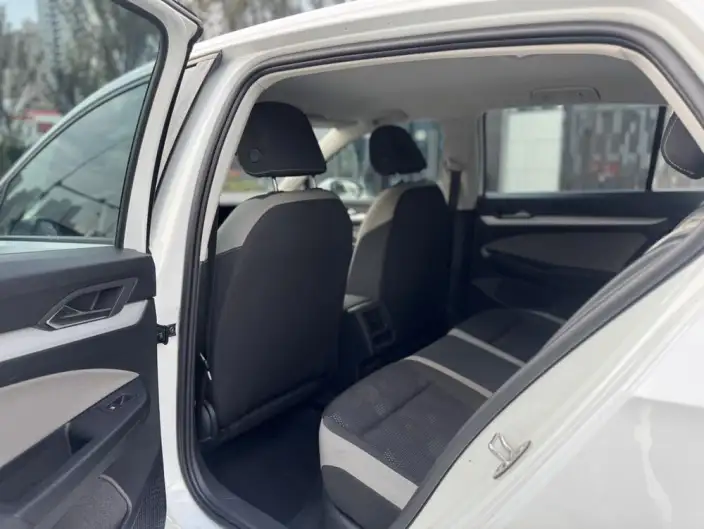 Volkswagen Golf 2021 Model 200TSI DSG – фото 9