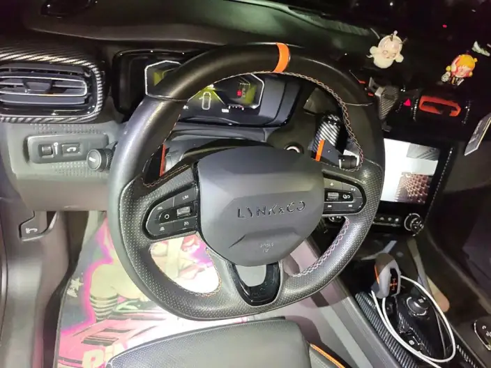 Lynk & Co 02 Hatchback 2021 Model 2.0TD Hatchback Halo – фото 7