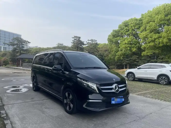 Mercedes-Benz V-Class 2022 Model V 260 L Long wheelbase Deluxe Edition