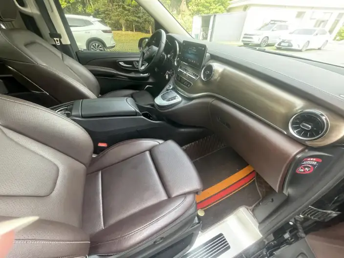 Mercedes-Benz V-Class 2022 Model V 260 L Long wheelbase Deluxe Edition – фото 7