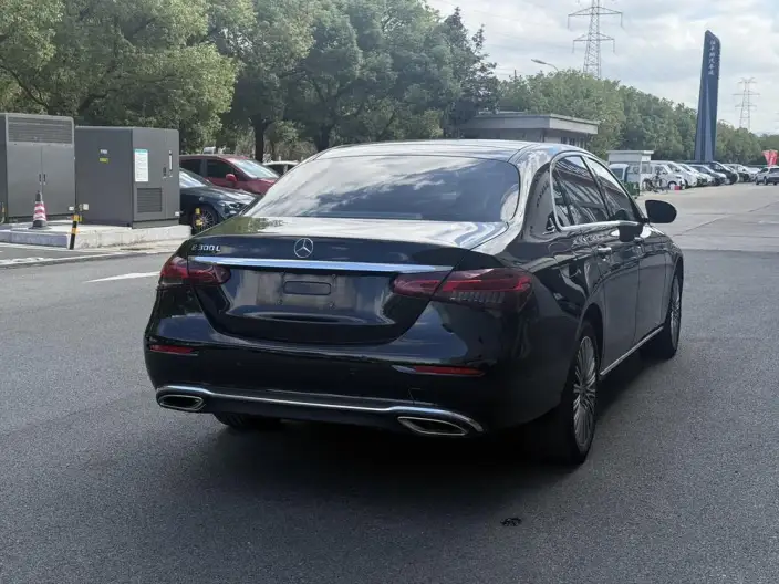 Mercedes-Benz E-Class 2022 Model E 300 L Fashion Model sedan – фото 5