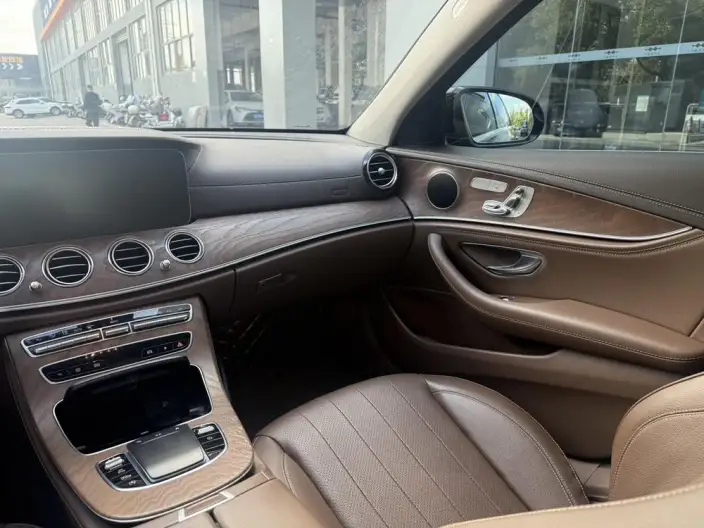 Mercedes-Benz E-Class 2022 Model E 300 L Fashion Model sedan – фото 8