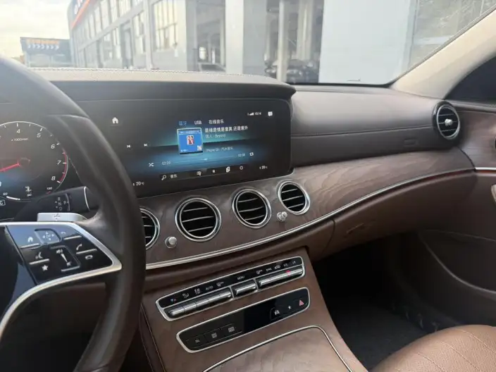 Mercedes-Benz E-Class 2022 Model E 300 L Fashion Model sedan – фото 9