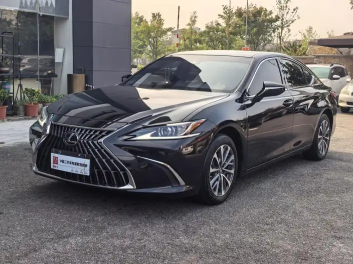 Lexus ES 2024 Model 200 Premium