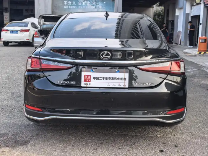 Lexus ES 2024 Model 200 Premium – фото 5